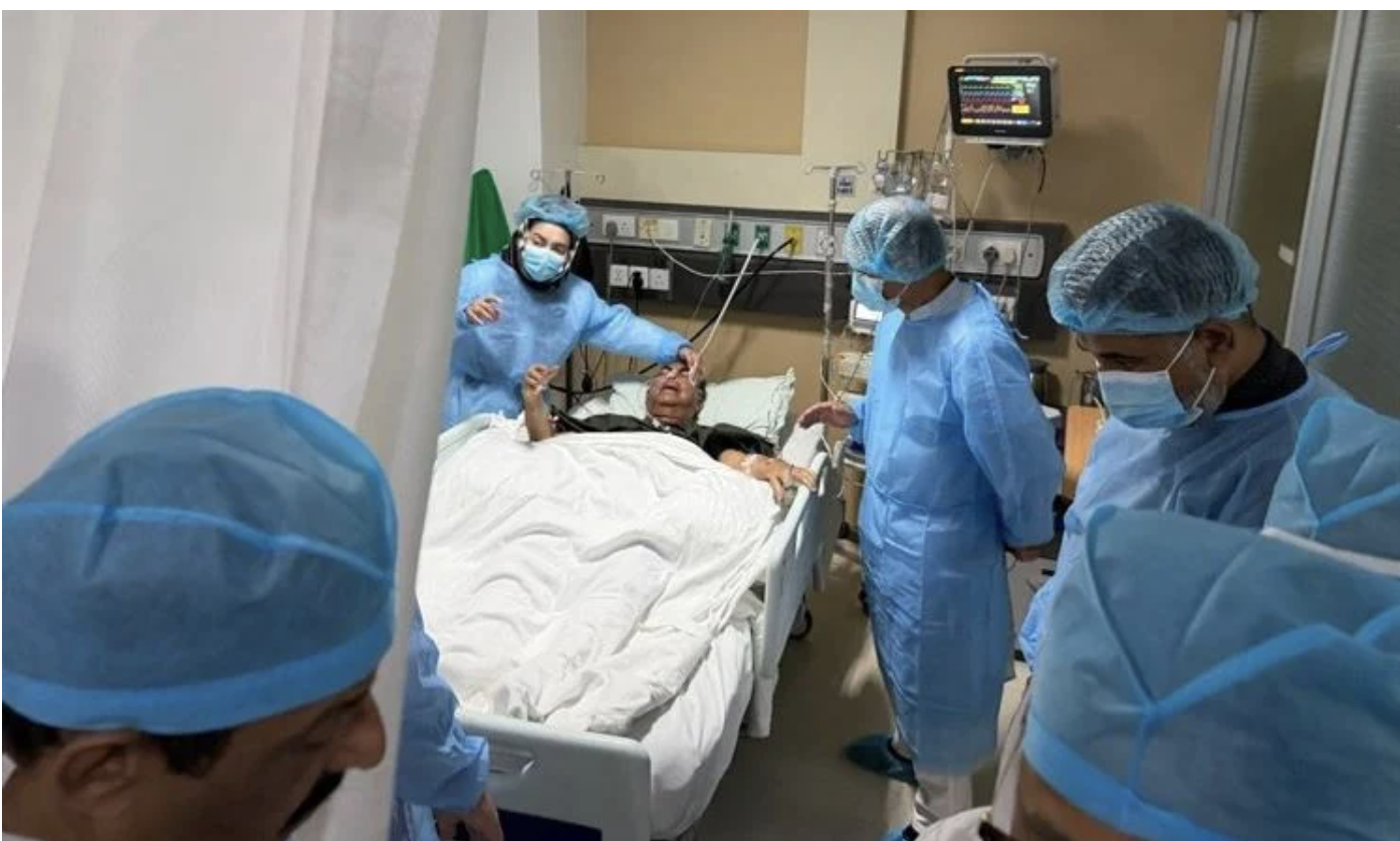 প্রধানমন্ত্রী তারেক রহমান মির্জা আব্বাসের স্বাস্থ্য পরীক্ষা করতে এভারকেয়ারে পৌঁছেছেন